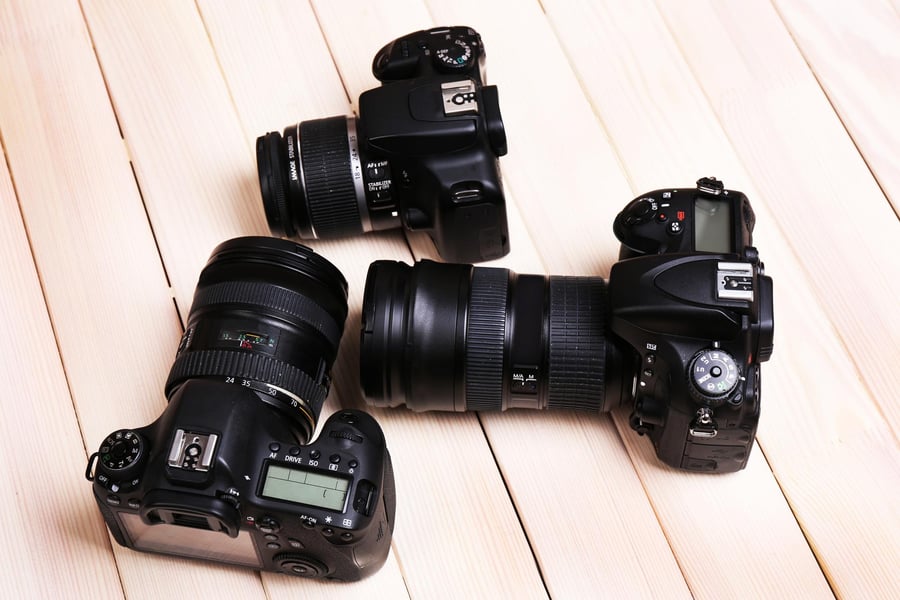 Canon EOS R50 vs Sony A6700: Einsteiger gegen APS-C-Flaggschiff